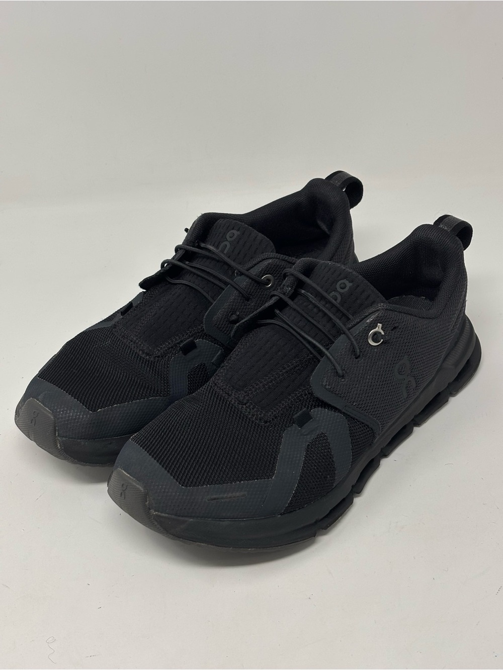 On Cloud Black Cloud Sky Sneakers Unisex Size 4.5Y
